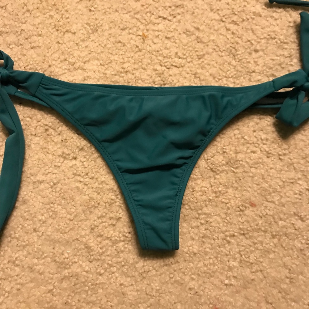 Boutine Island Bottoms